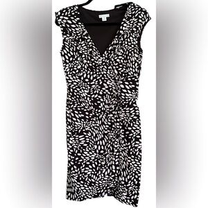 LONDON TIMES Black/White V-Neck Criss Cross Front Sleeveless Dress, Sz 10, GUC.